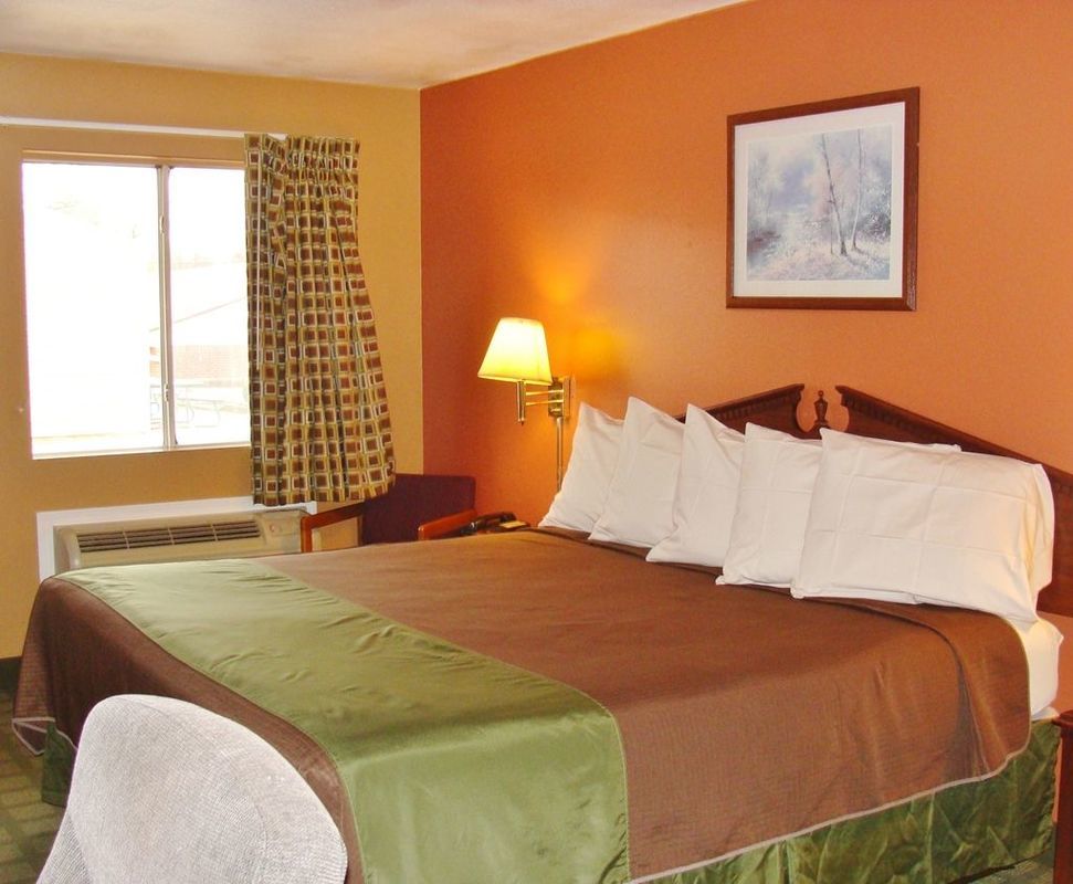 Americas Best Value Inn And Suites Siloam Springs Стая снимка