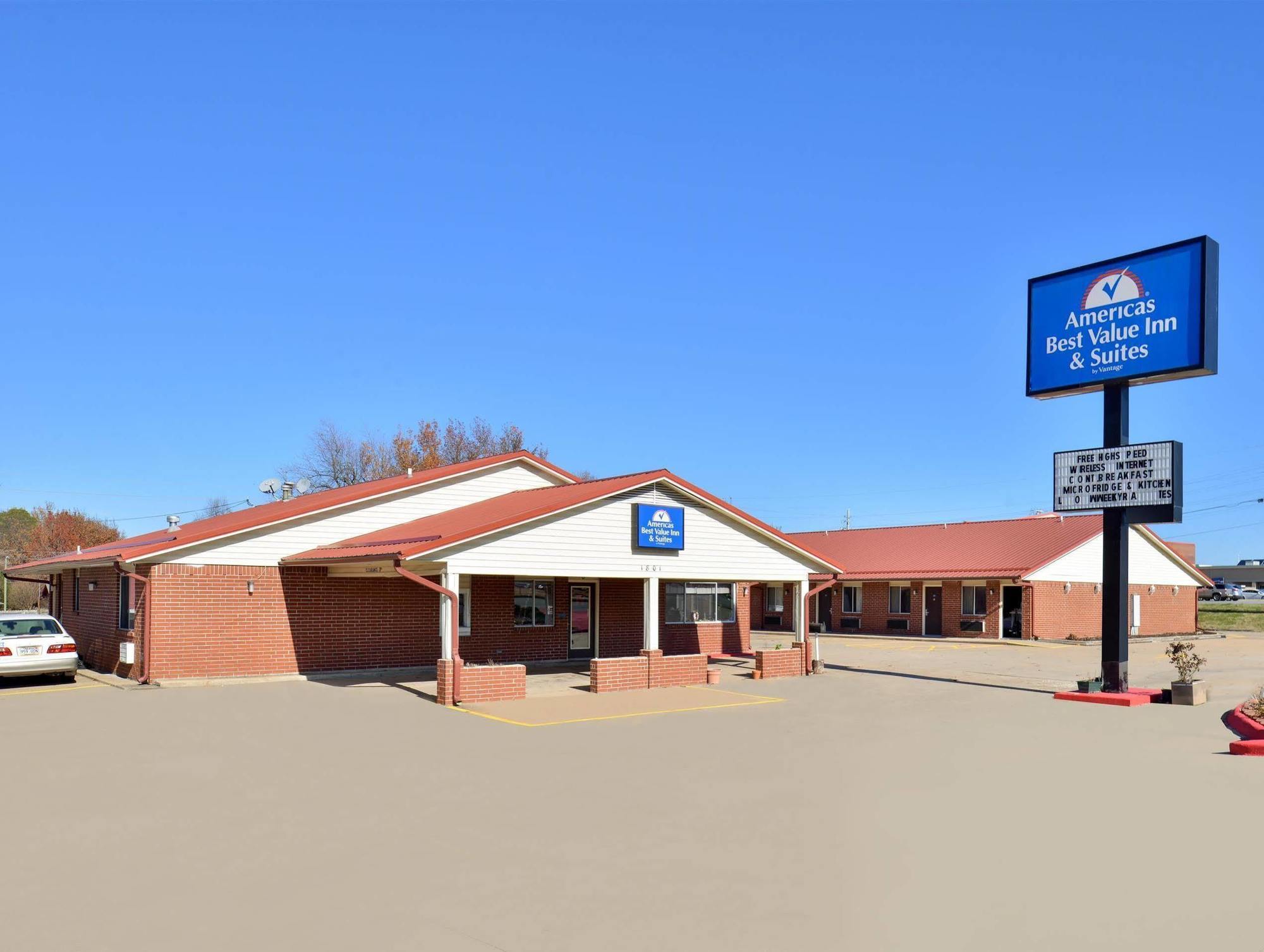 Americas Best Value Inn And Suites Siloam Springs Екстериор снимка